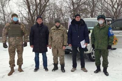 Террористы вернули Украине попавшего к ним в плен бойца ВСУ