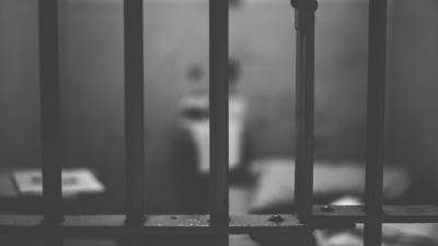 Саратовских полицейских отправили в тюрьму на пять лет за пытки задержанного
