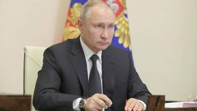 Путин поддержал идею поднятия МРОТ