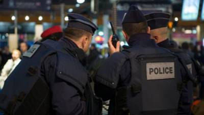 Мужчину, застрелившего трех жандармов во Франции, нашли мертвым