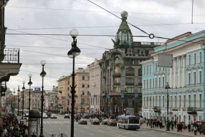 В Петербурге запретят демонтировать исторические вывески