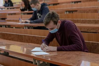 Зимняя экзаменационная сессия в Купаловском университете проходит с учетом эпидемиологической ситуации
