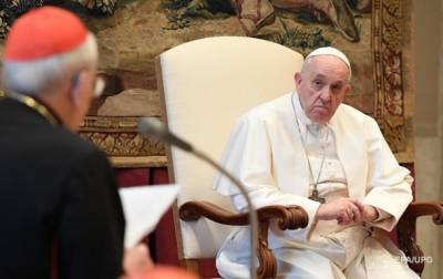Папа Римский вновь "лайкнул" пикантное фото модели