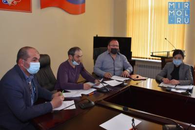 Депутаты Акушинского района обсудили изменения бюджета