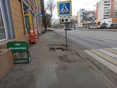 На одной из улиц Москвы слепым пешеходам устроили «ловушку»