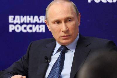 Путин поручил увеличить выплаты врачам, которые работают с ковид-пациентами