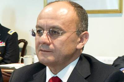 Бывший министр обороны Армении назвал причины поражения в Карабахе