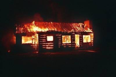 Мужчина погиб в горящем доме в Татарстане