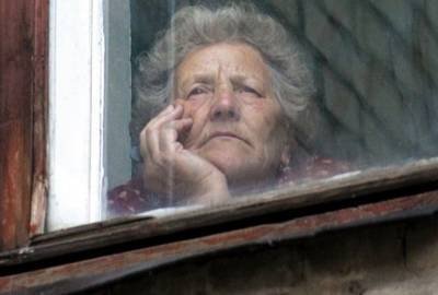 В Смоленской области на месяц продлили режим самоизоляции для пенсионеров