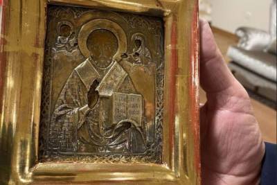 Лавров вернул подаренную ему в Боснии икону из Луганска