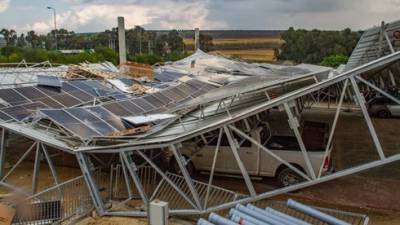 Трагедия на севере Израиля: 3 человека тяжело пострадали при обрушении крыши