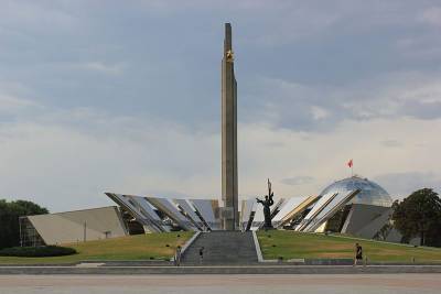 Куда повернет Белоруссия: после Украины и Прибалтики у перестройщиков истории ВОВ появилась новая цель