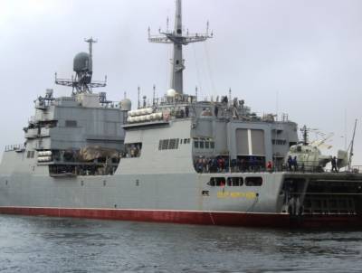 Главком ВМФ принял в Калининграде новый БДК