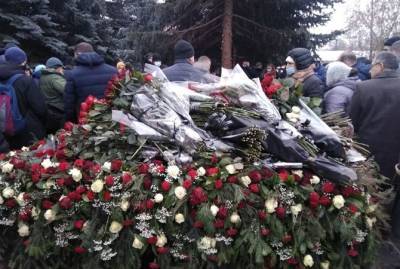 В горсовете Харькова прокомментировали инцидент на похоронах мэра: Кернес достоин салюта
