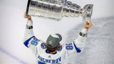 Кучеров пропустит регулярный чемпионат НХЛ из-за операции