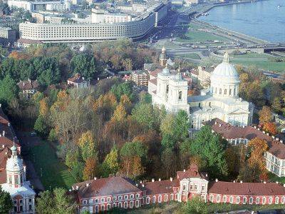 РПЦ попросила передать ей целый остров в центре Петербурга