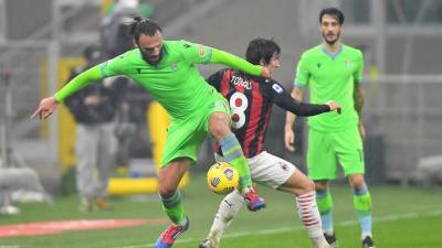 «Милан» вырвал победу над «Лацио» и вернулся на первое место в Серии А