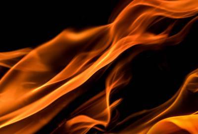 Пожарные спасли женщину с ребёнком из горящей квартиры в Сертолово
