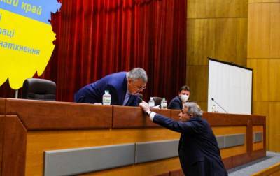 В Запорожье глава облсовета подал в отставку, депутаты избрали третьего за две недели