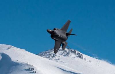 США провели крупные боевые учения ВВС на Аляске