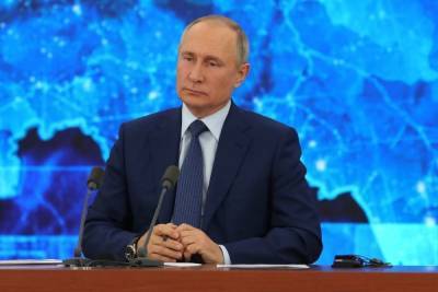 Путин поддержал инициативы единороссов о 31 декабря и двойных выплатах медикам