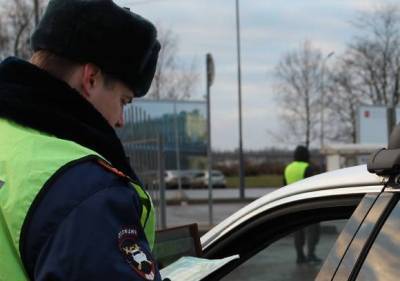 Российских водителей в 2021 году ждут новые штрафы и ограничения