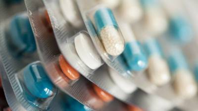 Доктор Мясников призвал россиян не принимать антибиотики для лечении COVID-19