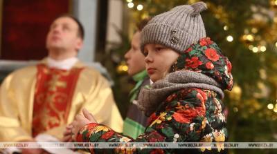 Пусть свет Рождественской звезды принесет мир, согласие и надежду - Лукашенко поздравил христиан