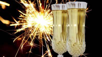 Россиянам посоветовали наименее калорийное шампанское на Новый год