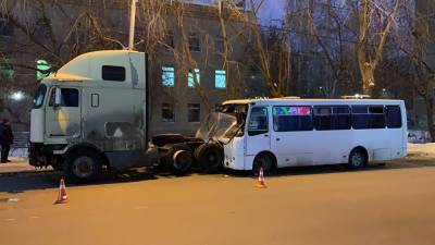 Прокуратура взяла на контроль проверку по ДТП в Екатеринбурге, где пострадали 12 человек
