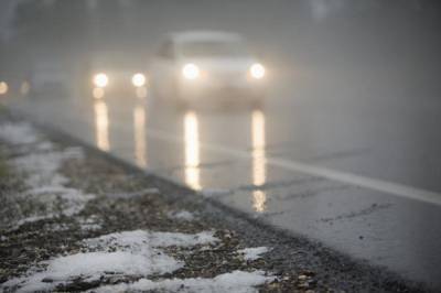 Киевлян предупредили об опасной погоде: на дорогах - гололед, а в воздухе - туман