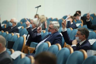 Бюджет Томской области на 2021 год принят. Часть депутатов выступили против