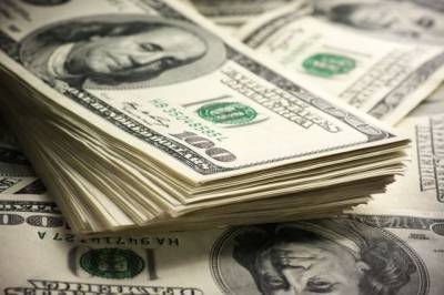 Курс доллара на Мосбирже 24 декабря опустился ниже 75 рублей