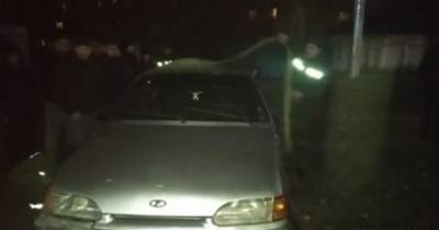 Спасатели КЧС вытащили автомашину из канала в Душанбе