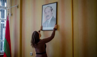 Жительницу Витебска оштрафовали за демонтаж портрета Лукашенко в общежитии