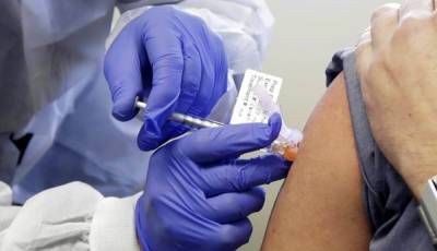 Названа проблема, которая может помешать вакцинации от ковида в России