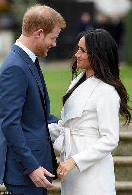 Принцессы тоже носят простые джинсы и парки: Меган Маркл и принц Гарри на прогулке