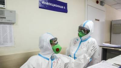 Правительство РФ удвоит выплаты работающим с коронавирусом врачам