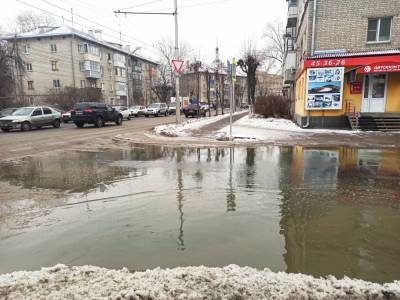 Специалисты Водоканала устранили аварию на канализации на улице Горького