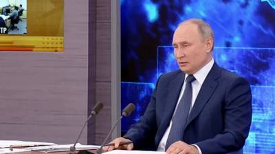 Путин призвал чиновников не списывать сбои на пандемию COVID-19