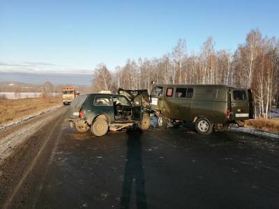 В Челябинской области столкнулись три отечественных автомобиля