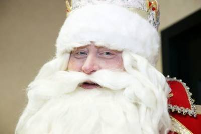 Главный Дед Мороз посетовал на отсутствие персонального транспорта