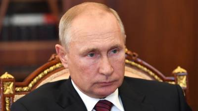 Президент РФ отменил каникулы для членов правительства