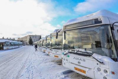 В Ростове пригородные автобусы изменят схему движения после закрытия моста на Малиновского