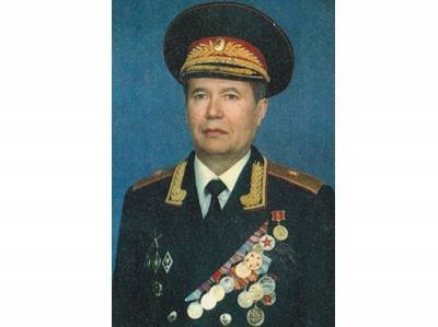 В Смоленске последний генерал КГБ Анатолий Шиверских отмечает 90-летие