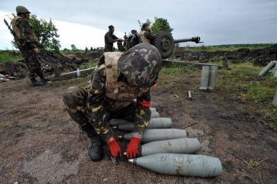 Украинские боевики торгуют боеприпасами