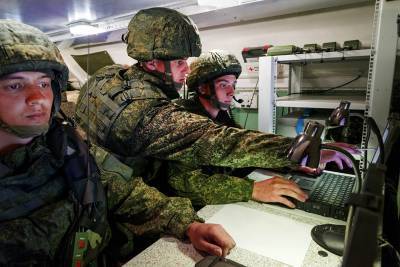 Военные усилили систему разведки и ПВО у российских границ