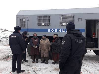 Полиция нашла нелегалов на мусорных полигонах под Челябинском