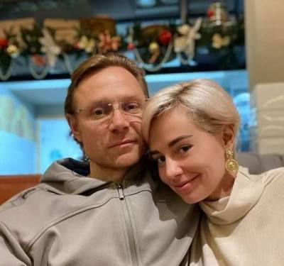Жена тренера ФК "Ростов" Валерия Карпина назвала "пошлостью" слухи о романе мужа с ее матерью