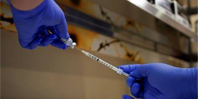 Во Франции одобрили использование вакцины от коронавируса производства Pfizer
